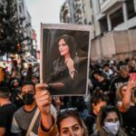 Proteste in Iran contro la morte in carcere di Masha Amini